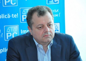 Banias anunţă că partidul rezultat din fuziunea PC Şi PLR nu se va numi „Conservator”
